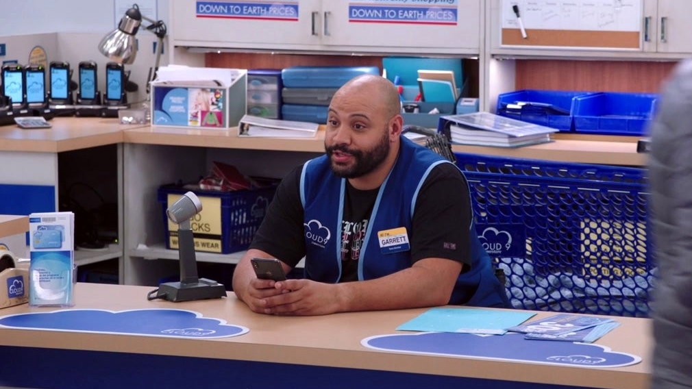 Superstore: Garret Puts Glenn's Baby In A Cart
