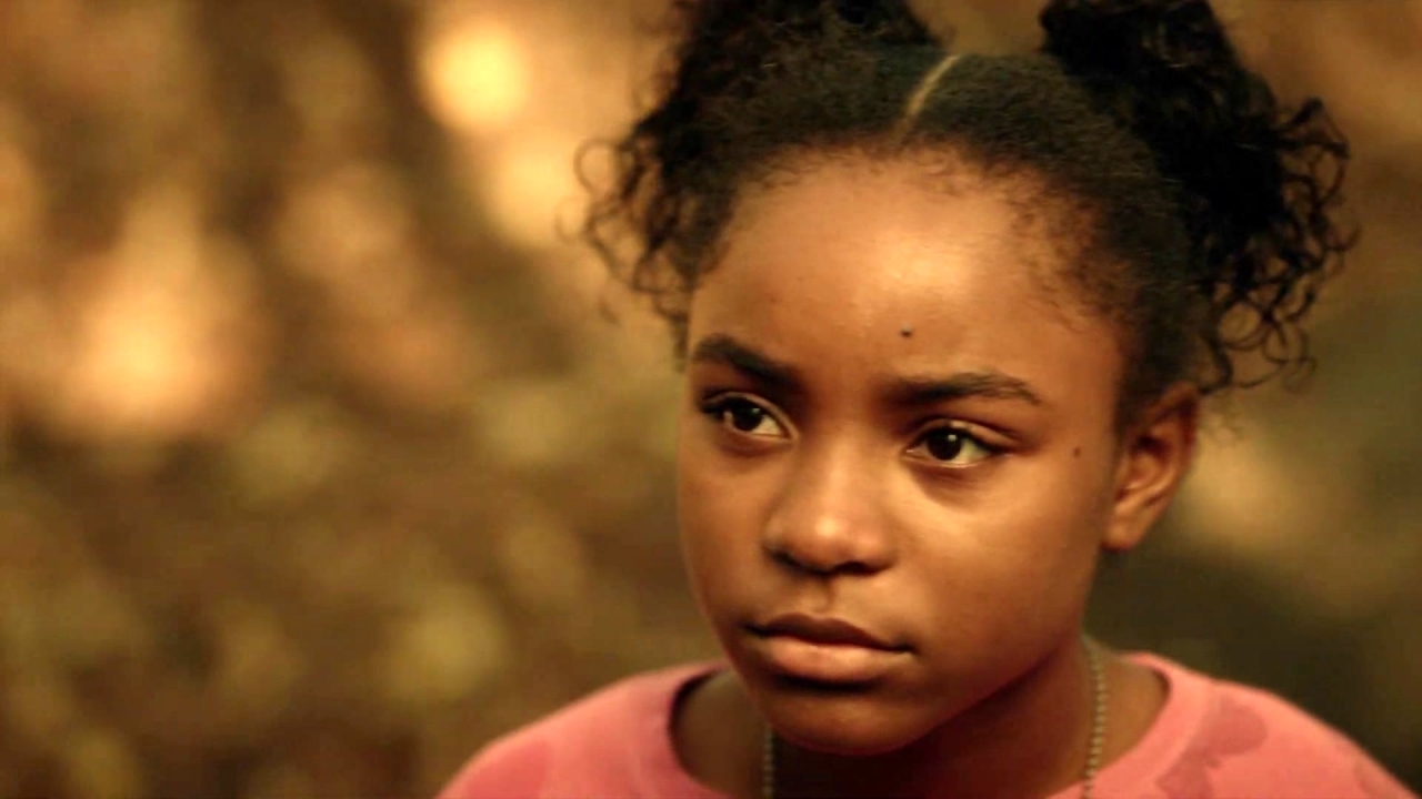 The Passage: Fanning Tries To Reassure Amy