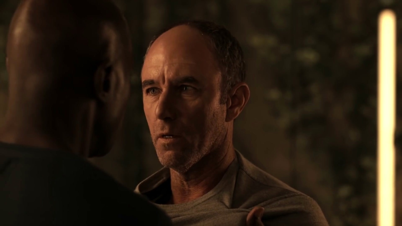 The Passage: Carter Tells Fanning To Leave Amy Alone