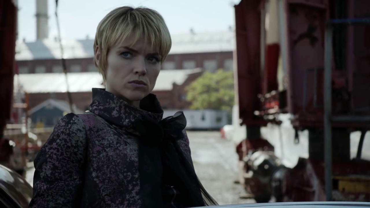 Gotham: Barbara, Nygma & Penguin Plan To Leave Gotham In A Submarine