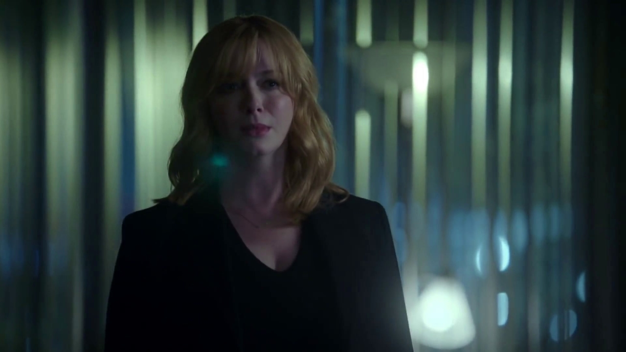 Good Girls: Rio Forces Beth's Hand
