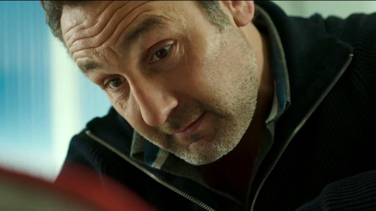 In Safe Hands (Clean Trailer)
