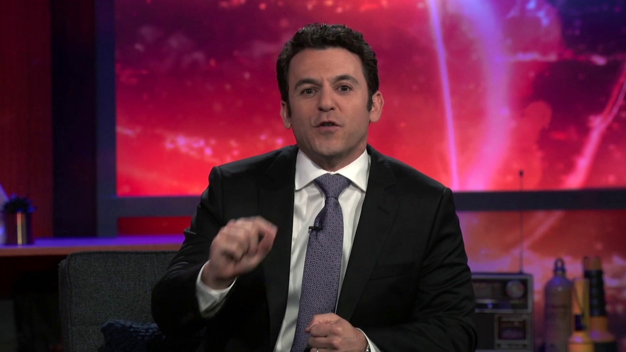 What Just Happened With Fred Savage: Rob Lowe Is A Flare Super Fan