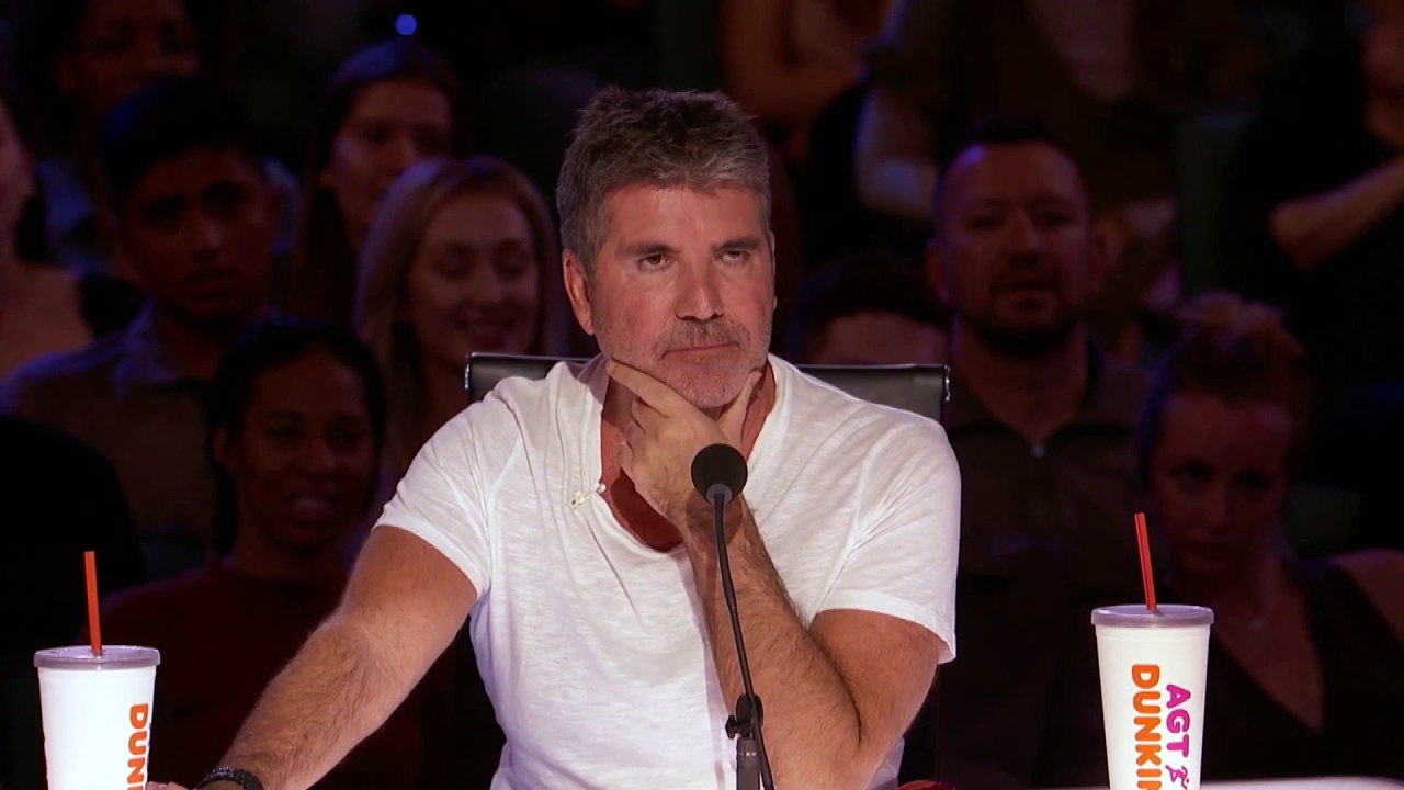 America's Got Talent: Comedian Pulls Out Burger And Fries From Bra, Feeds The Judges