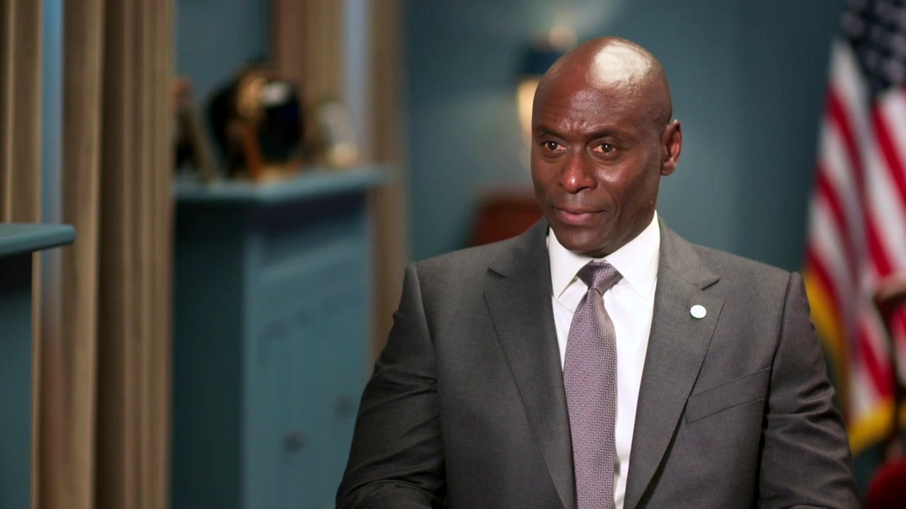 Films Et Séries Tv Avec Lance Reddick Angel Has Fallen Trailer: Angel Has Fallen: Wanted (TV Spot) - Metacritic