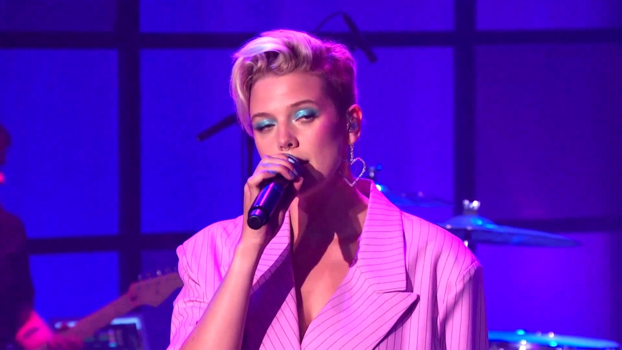 Full Frontal With Samantha Bee: Betty Who Gives Us One Last Summer Bop