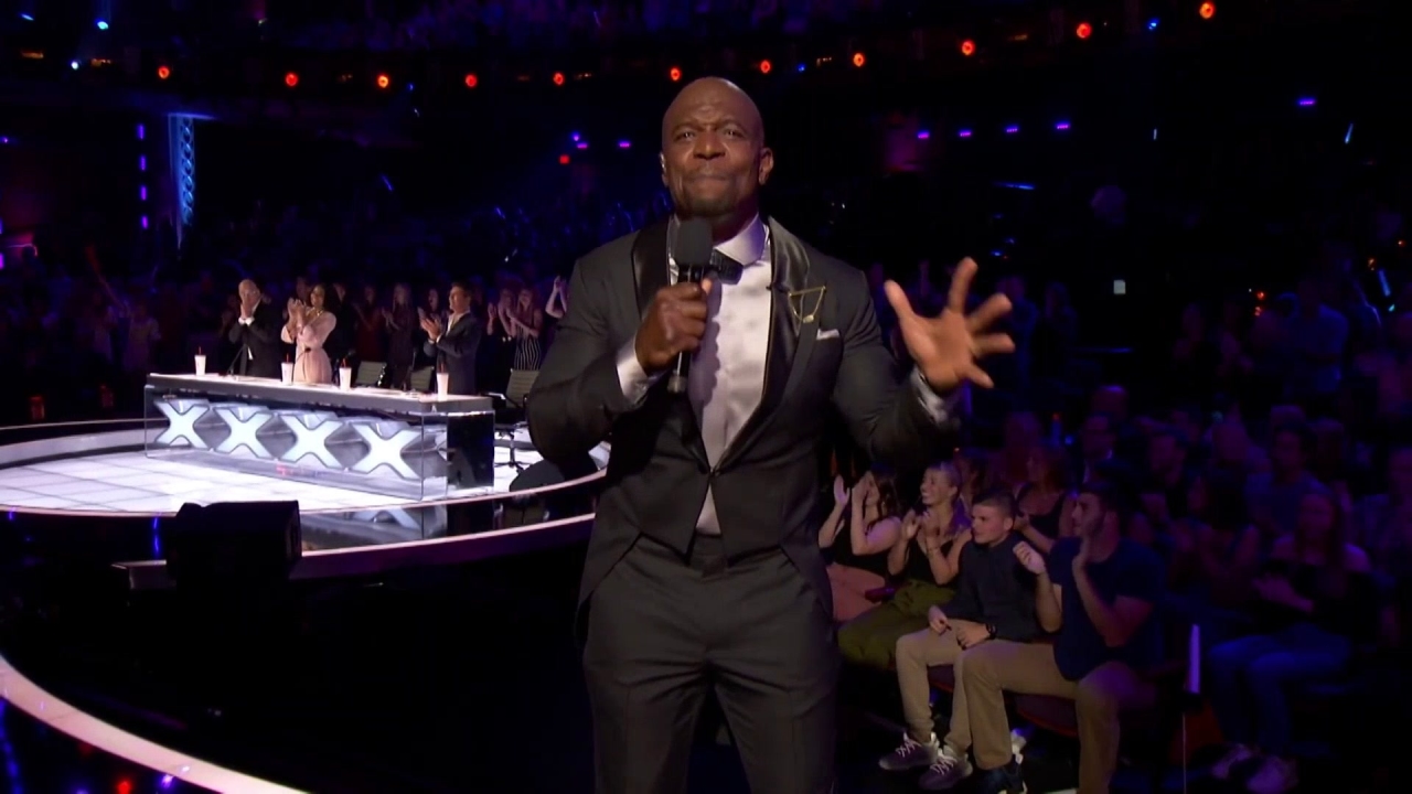 America's Got Talent: Julianne Hough Delivers The World Premiere Of Her New Single