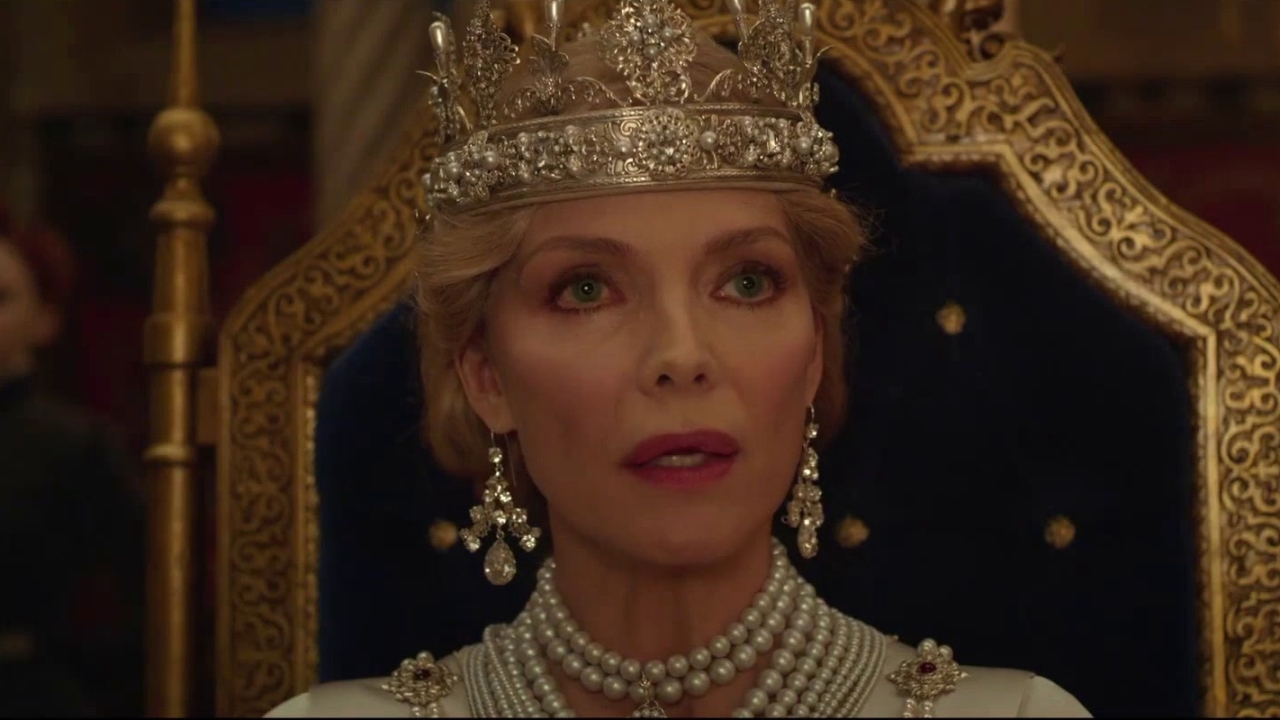 Maleficent: Mistress Of Evil: Villains Roundtable (Featurette)