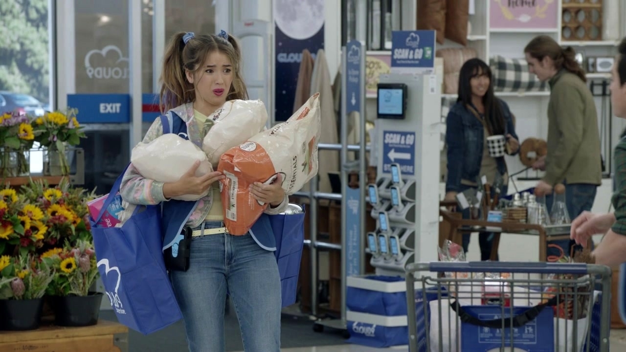 Superstore: Jonah Tries To Help Cheyenne