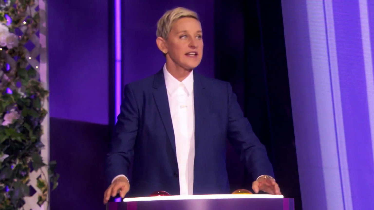 Ellen's Game Of Games: Which Bride Will Catch The Most Cake?