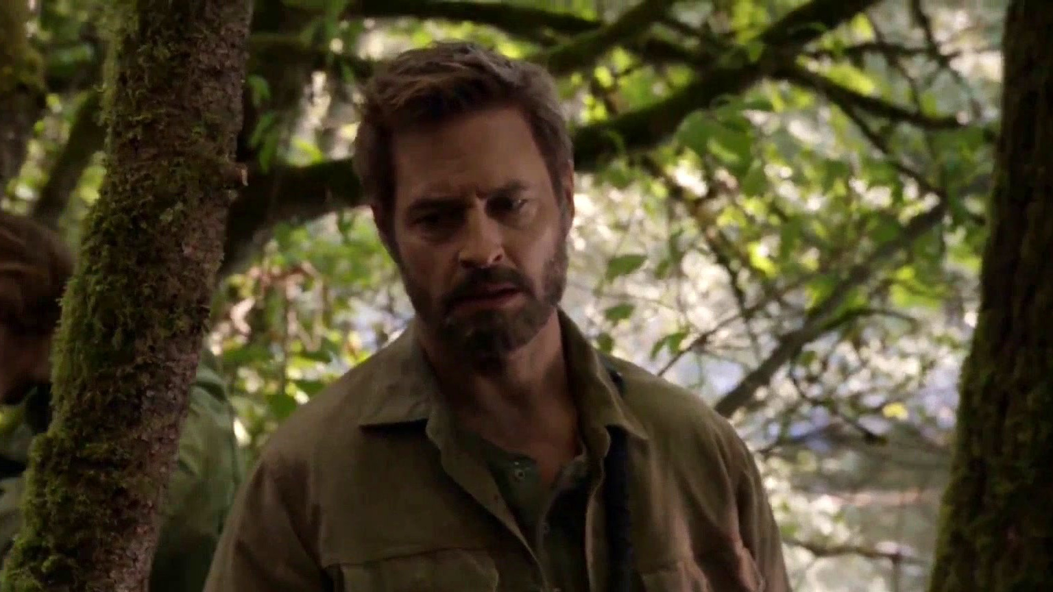 Colony: The Bowmans Look For Their Contact