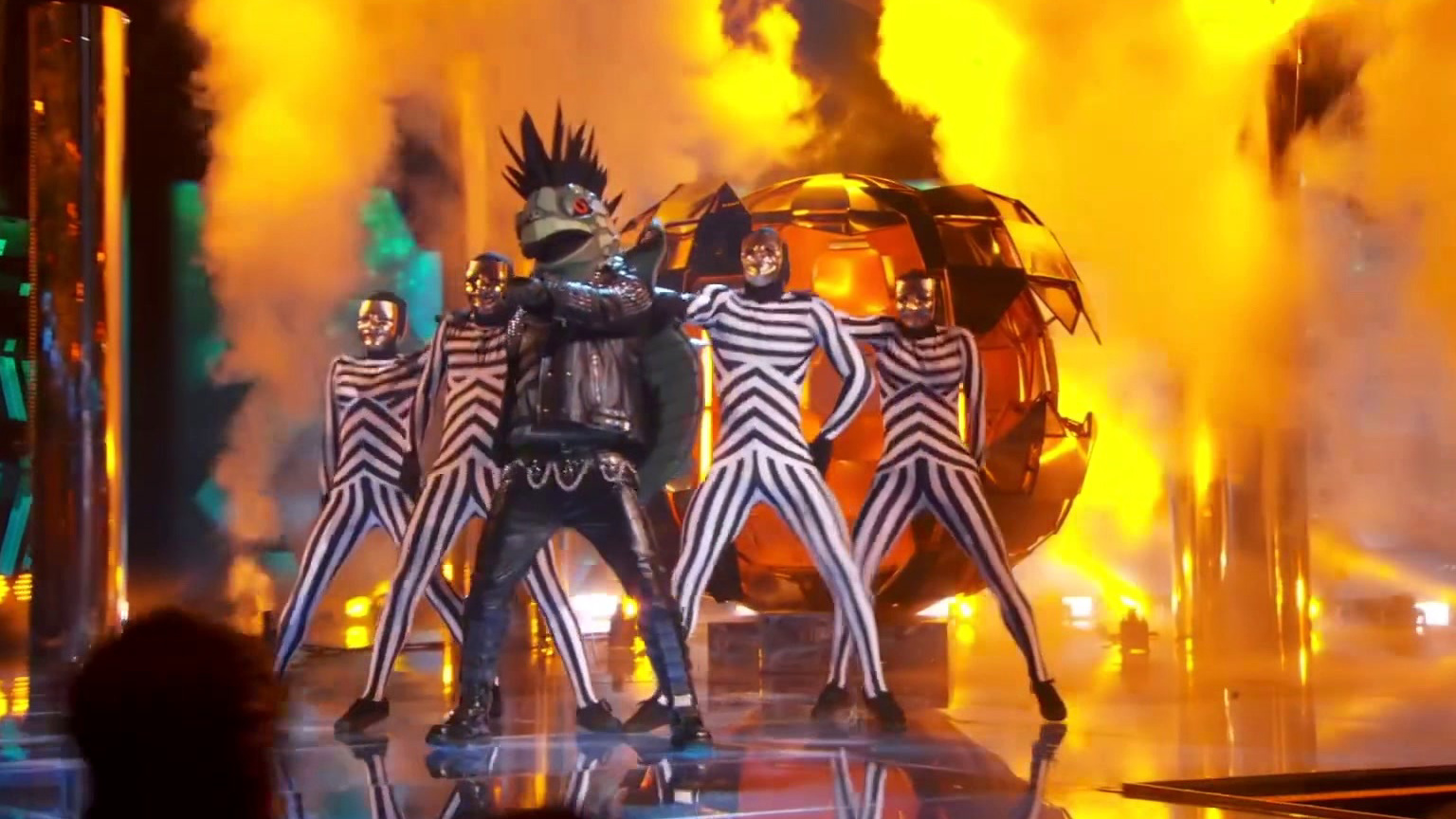 The Masked Singer: Turtle Performs Stay
