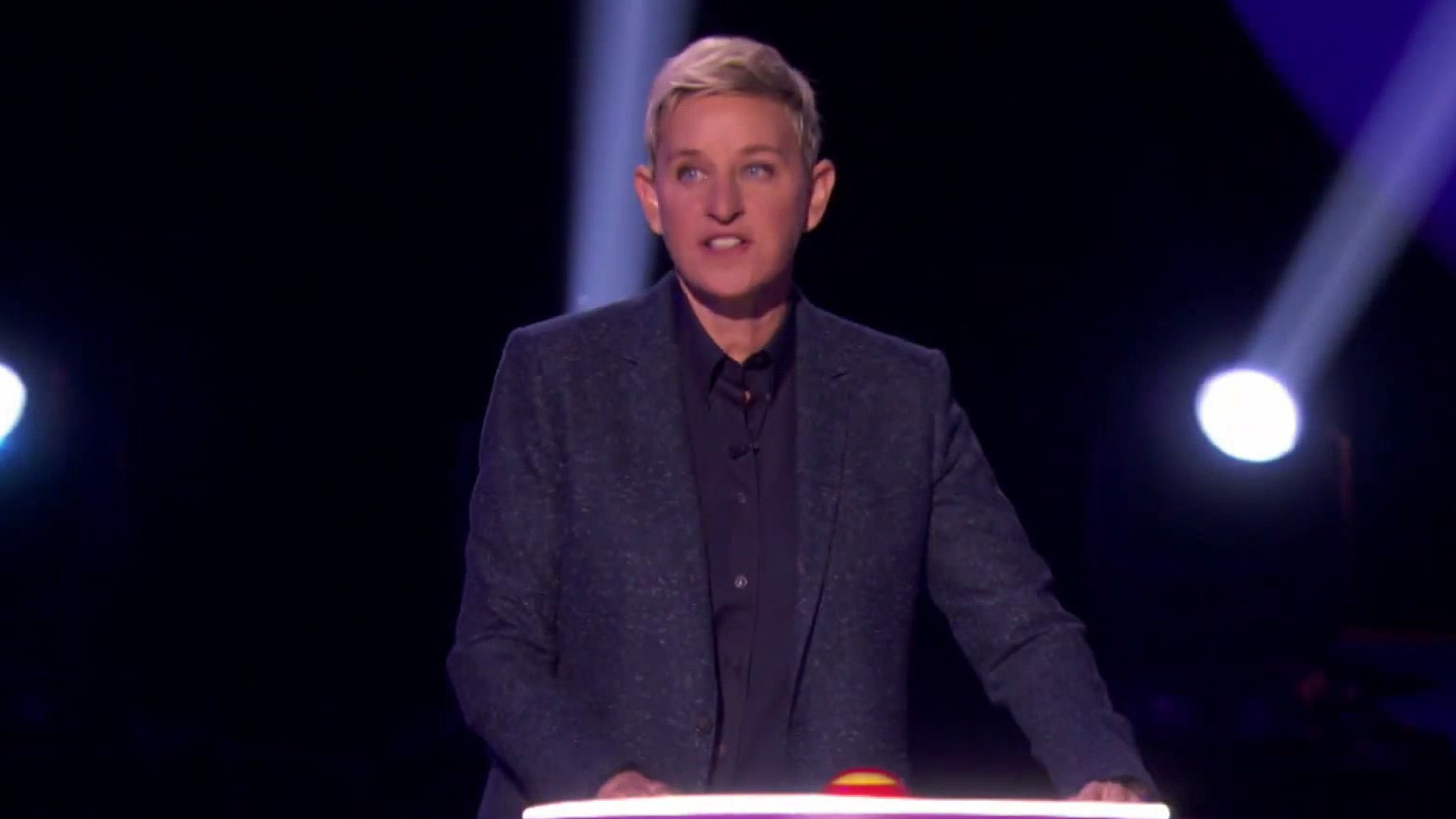 Ellen's Game Of Games: Mazed And Confused: Bring Ellen Your Treasure And Get Through The Maze