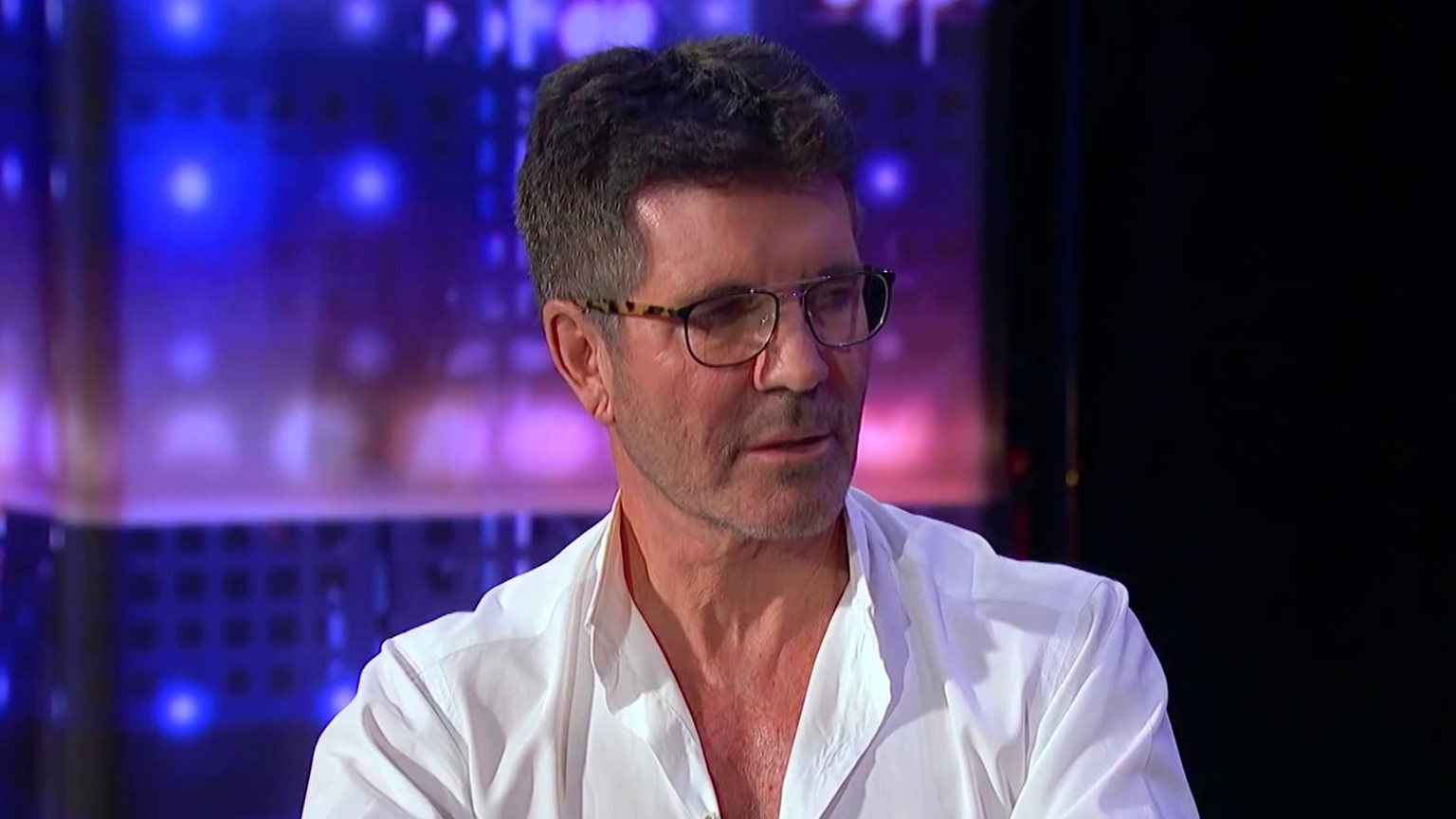 America's Got Talent: Simon Cowell Controls Howie Mandel's Mind