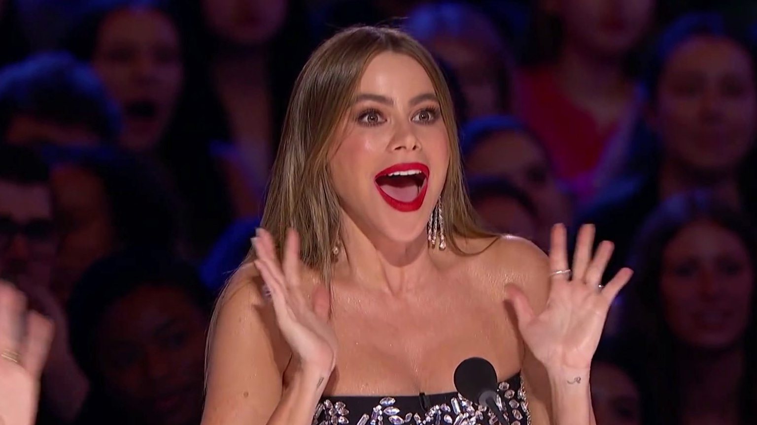 America's Got Talent: Colombian Kids Simon And Maria Impress Sofia Vergara