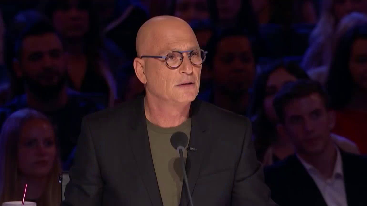 America's Got Talent: Sofia Vergara Helps Brett Loudermilk Swallow Swords