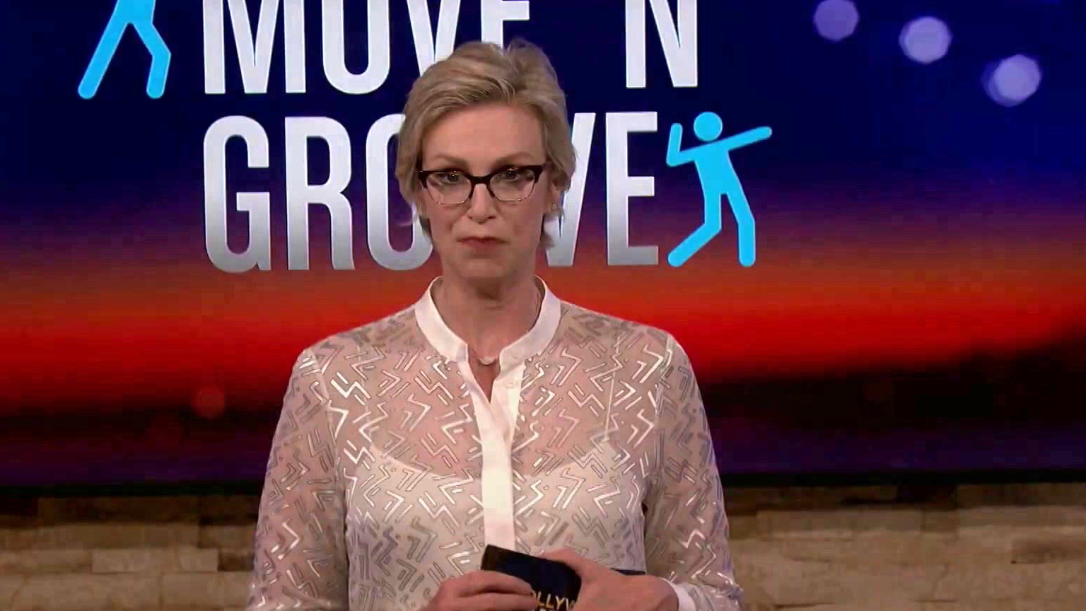 Hollywood Game Night: Adam Pally, Fortune Feimster And More Play Move 'N Groove