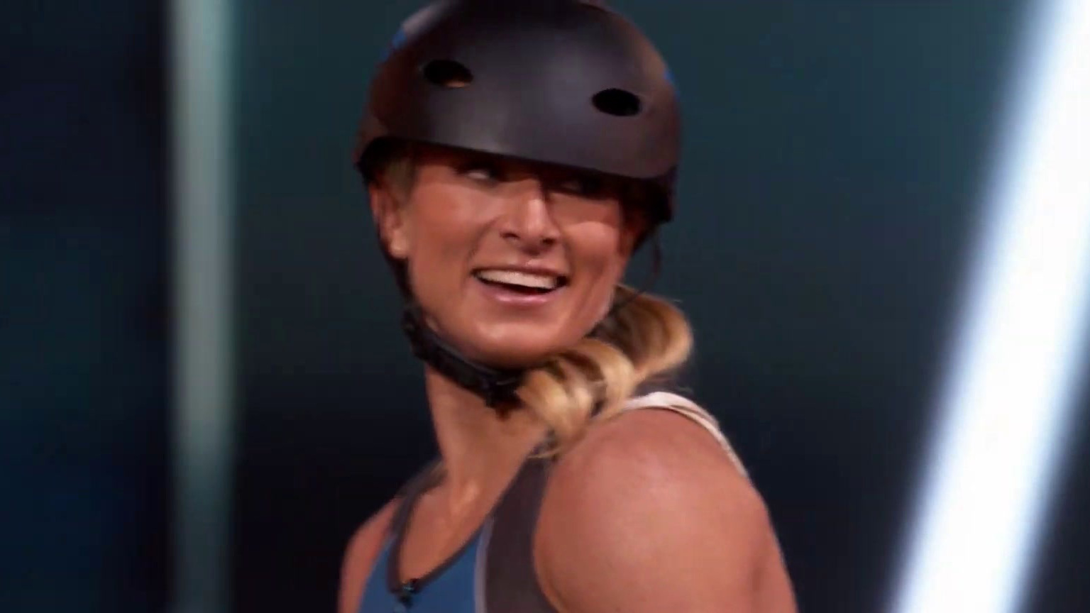 The Titan Games: Jessie Graff And Kelly Valdez Battle On Resistance