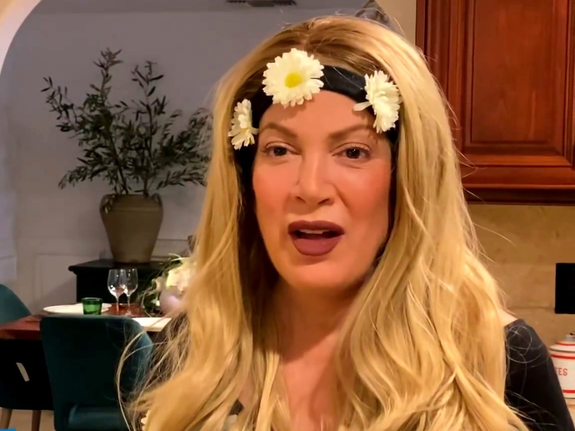 Celebrity Show-Off: Tori Spelling Beverly Hills 9021-Oz