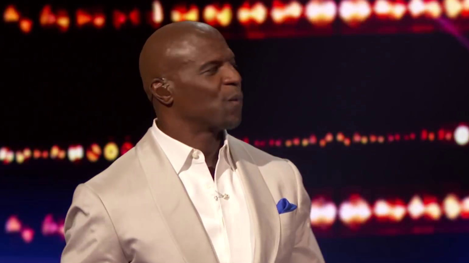 America's Got Talent: Alex Hooper Roasts The Agt Judges With The Harshest Insults!