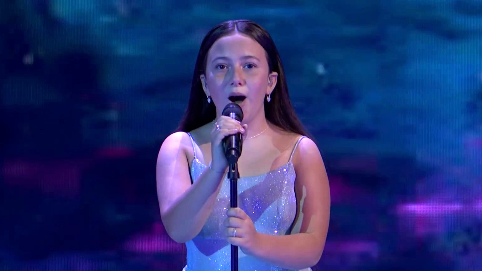 America's Got Talent: Roberta Battaglia Sings An Amazing Rendition Of What About Us