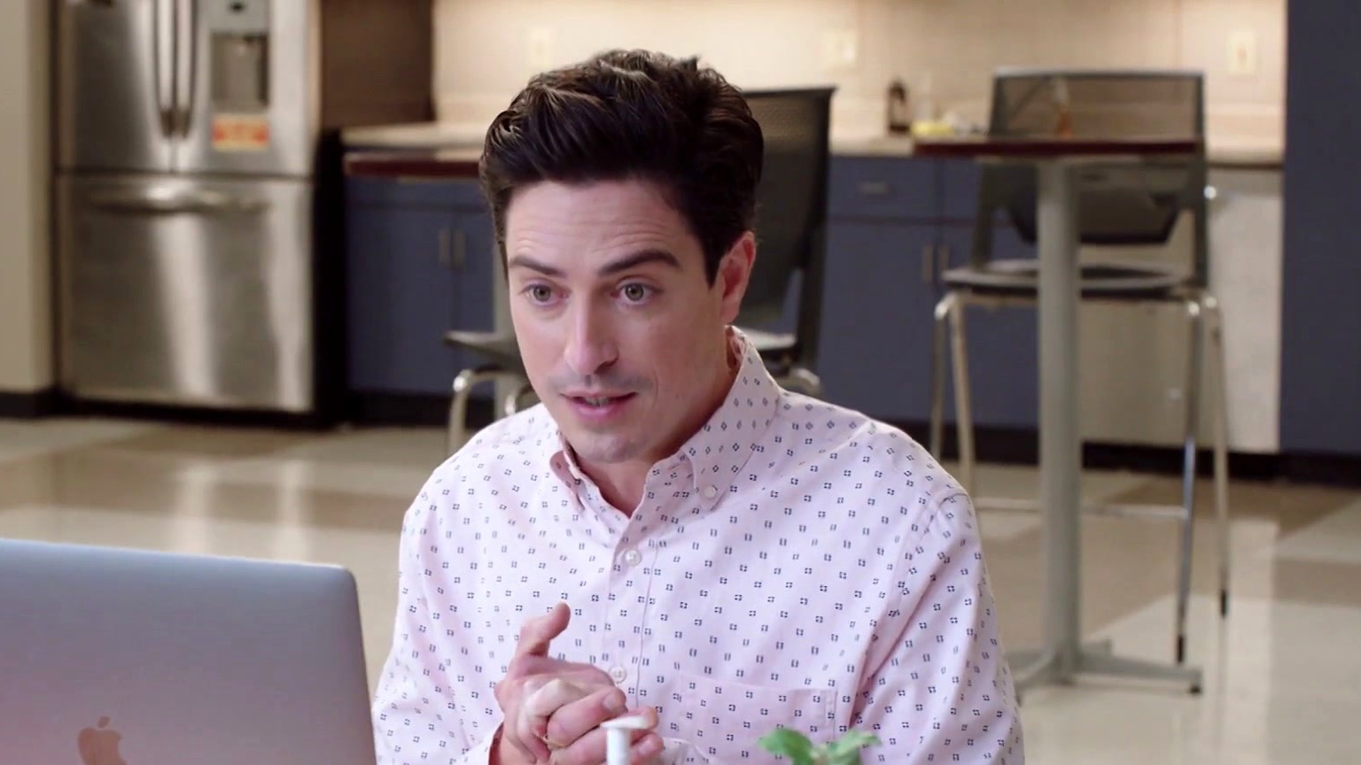 Superstore: Jonah Interviews For Another Job?