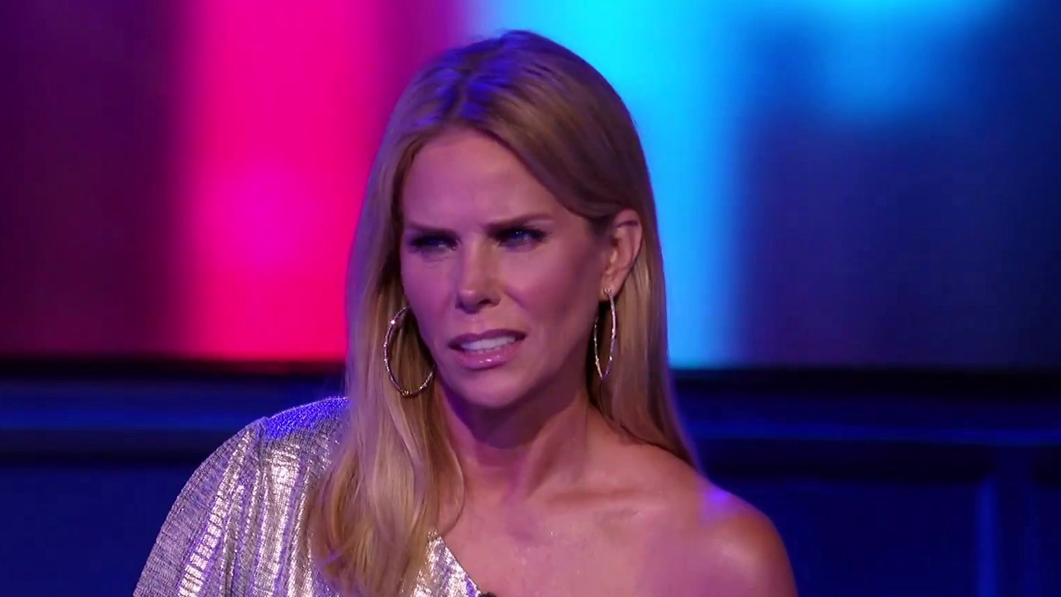 I Can See Your Voice: Vegas Showgirl Performs Sorry Not Sorry
