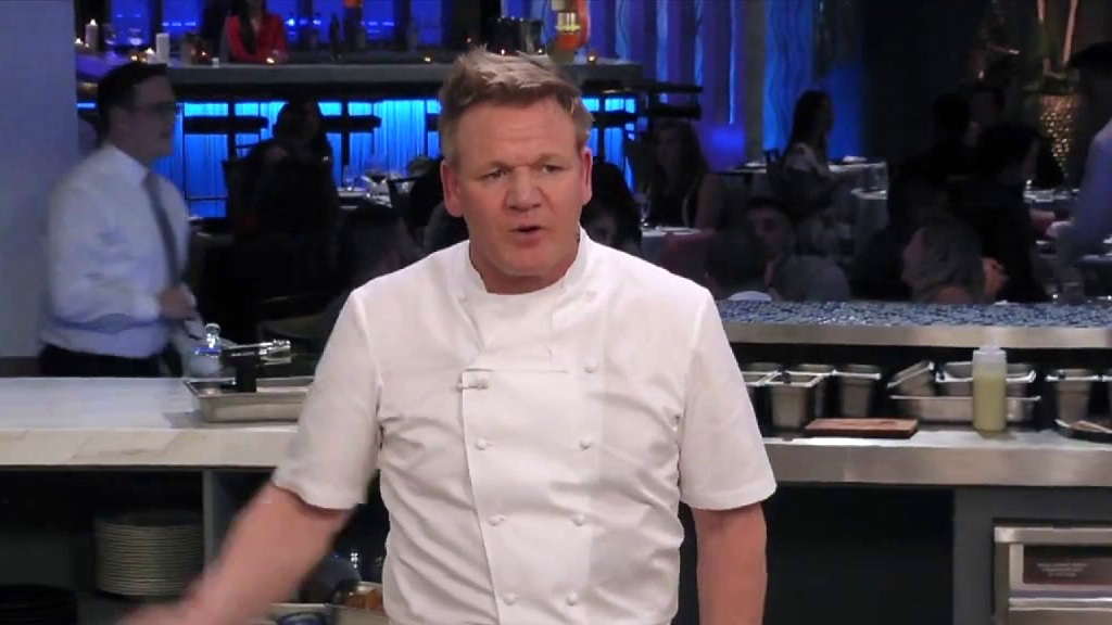 Hell's Kitchen: Eliott Does Nothing In The Kitchen