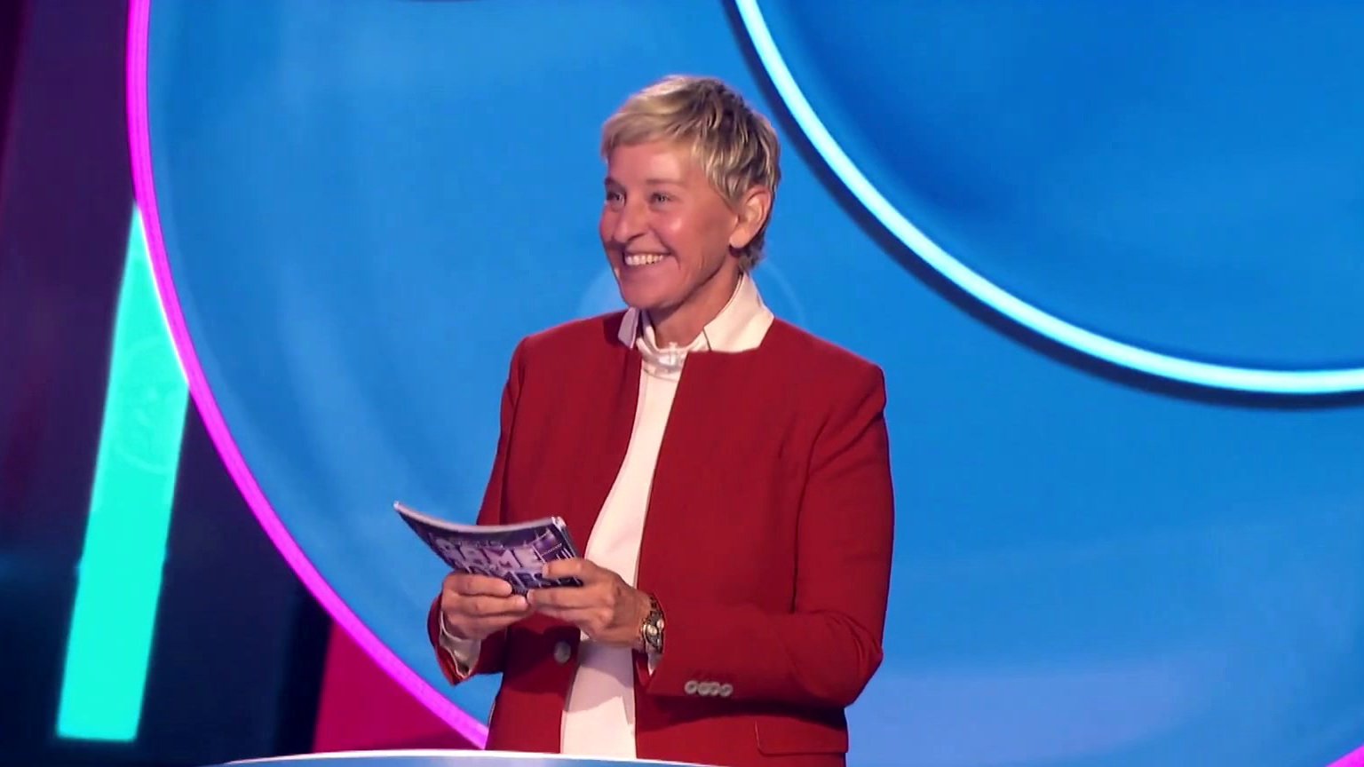 Ellen's Game Of Games: Trivia, Hot Potato And Explosive Shaving Cream