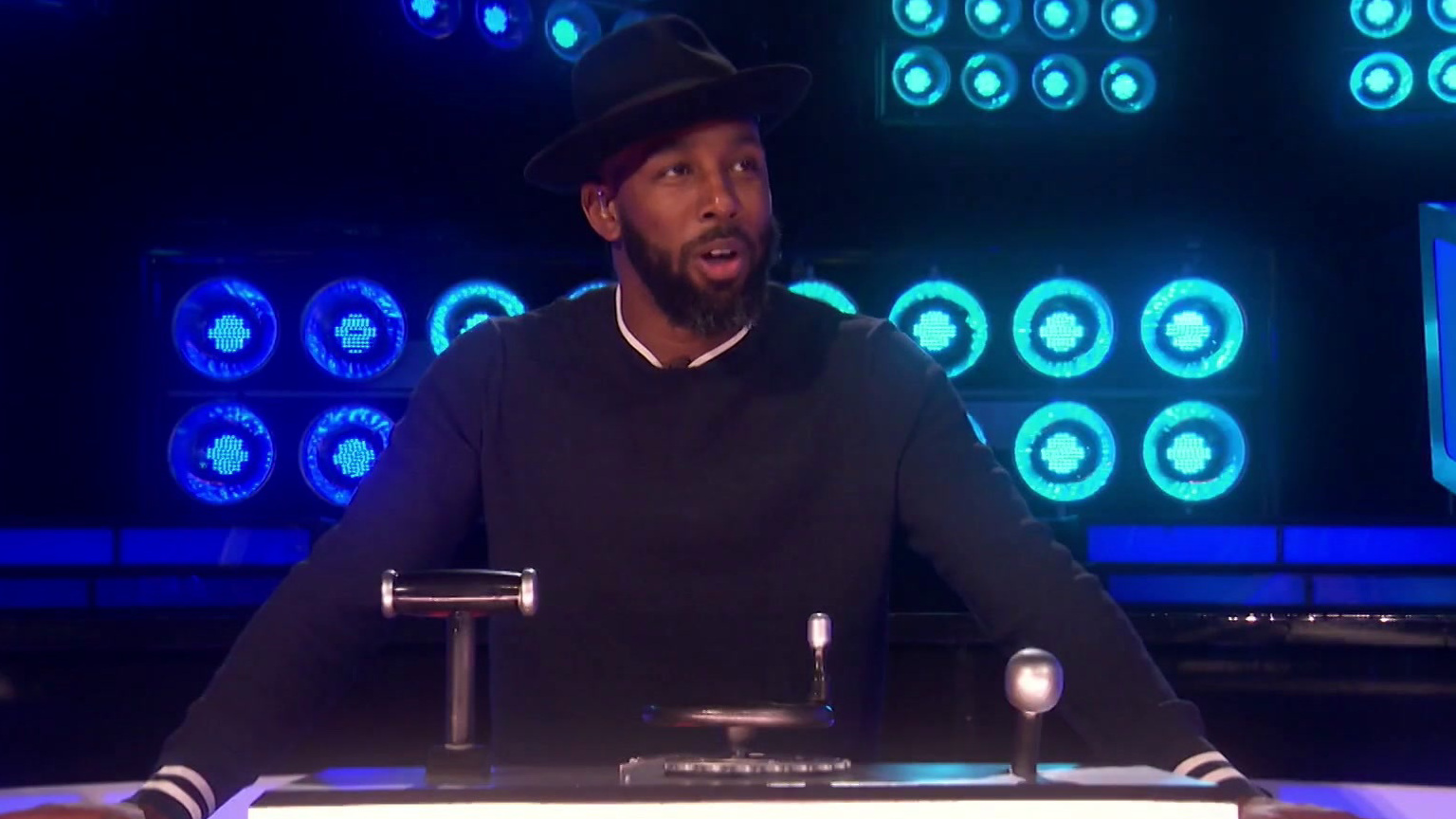 Ellen's Game Of Games: Ellen Has Contestants Use A Rotary Phone