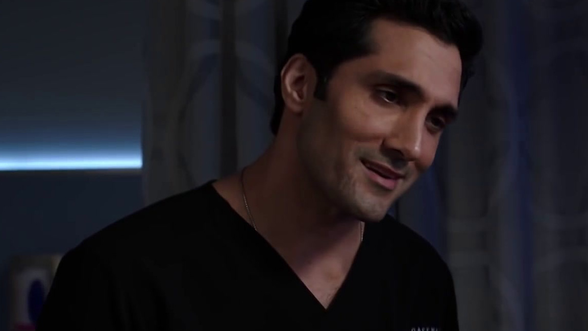 Chicago Med: Crockett Reveals His Past To A Patient