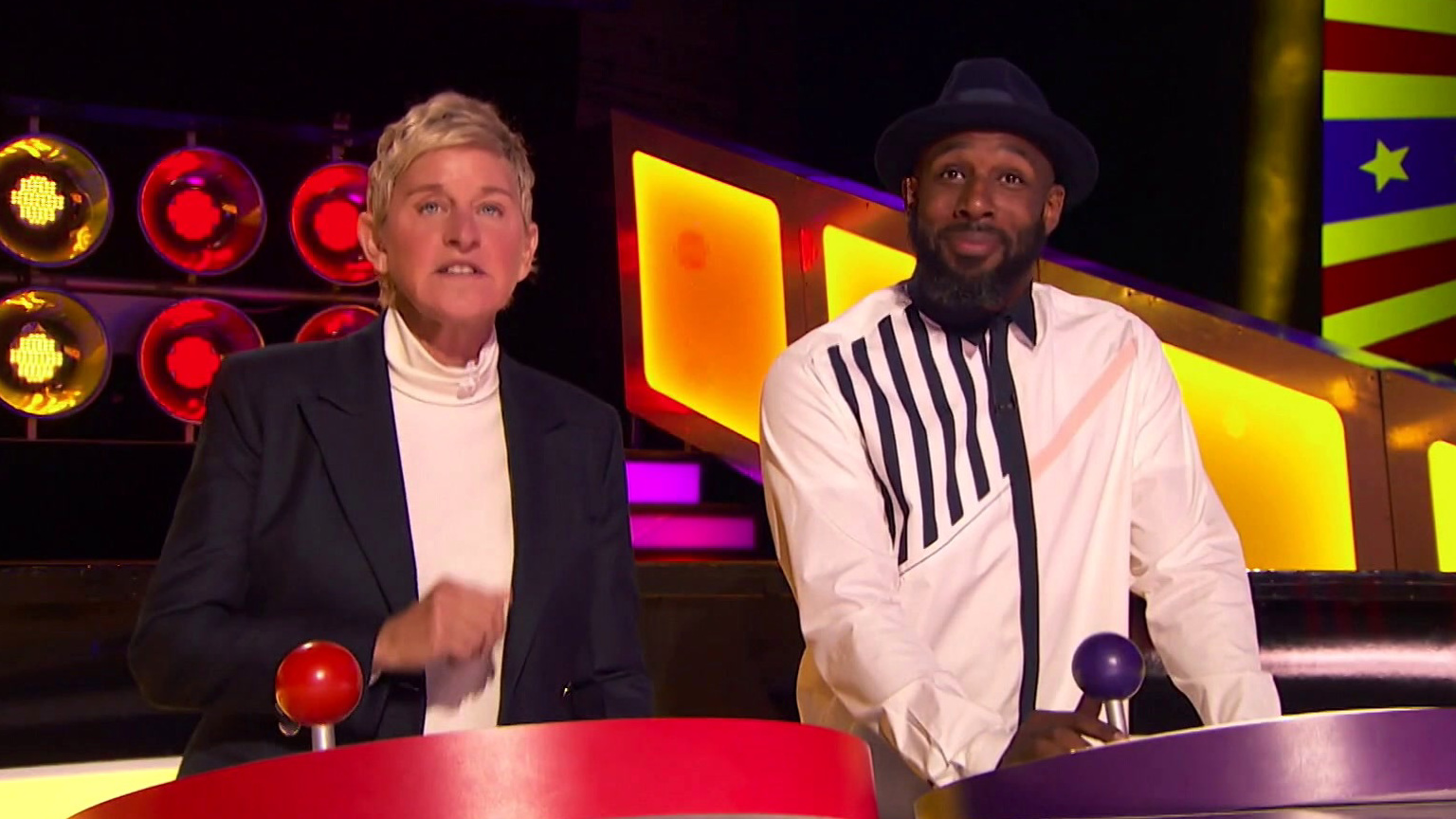 Ellen's Game Of Games: Buckin' Blasters: Contestants Aim For The Face!