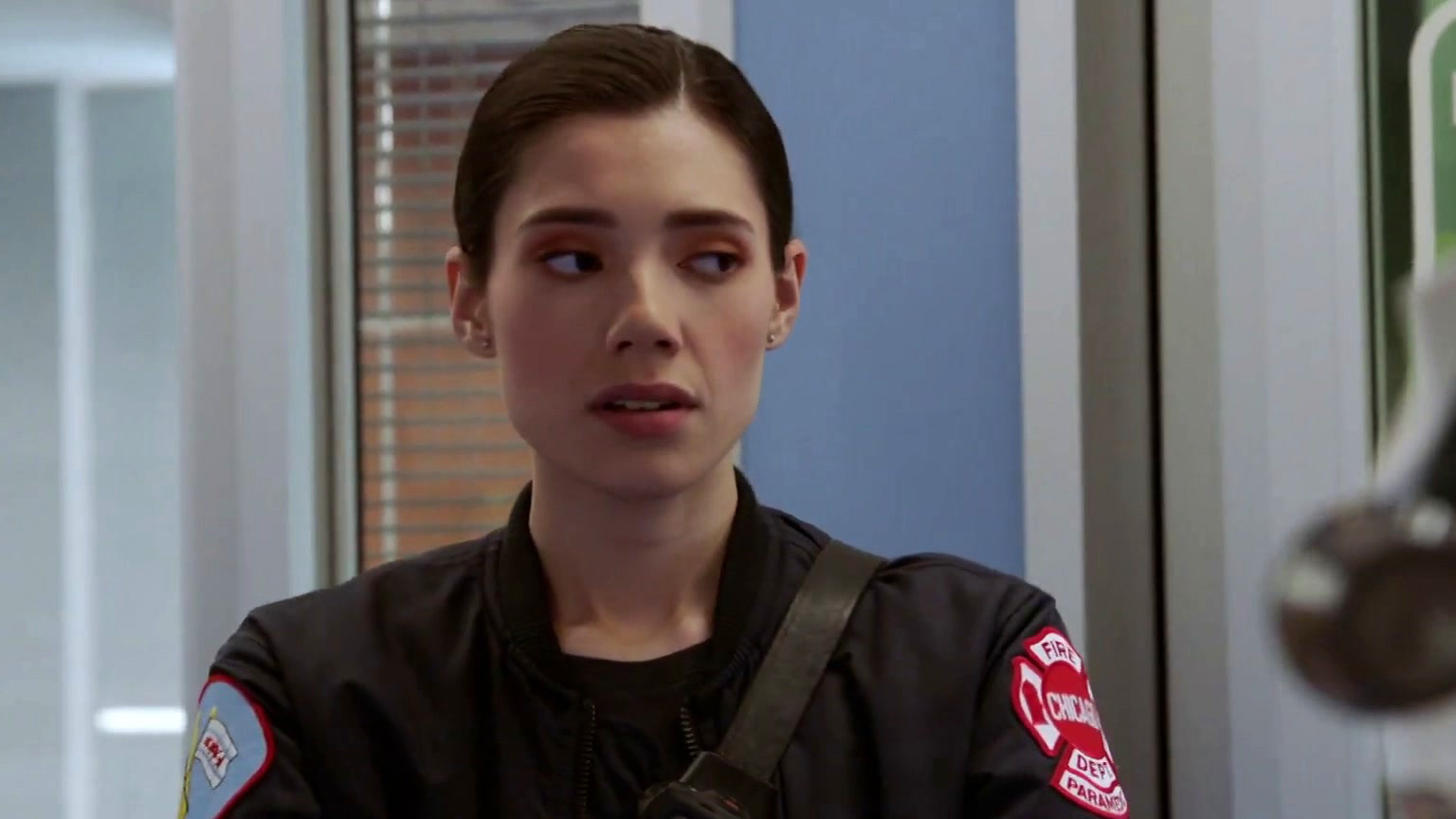 Chicago Fire: Brett And Violet Check On A Patient At Chicago Med