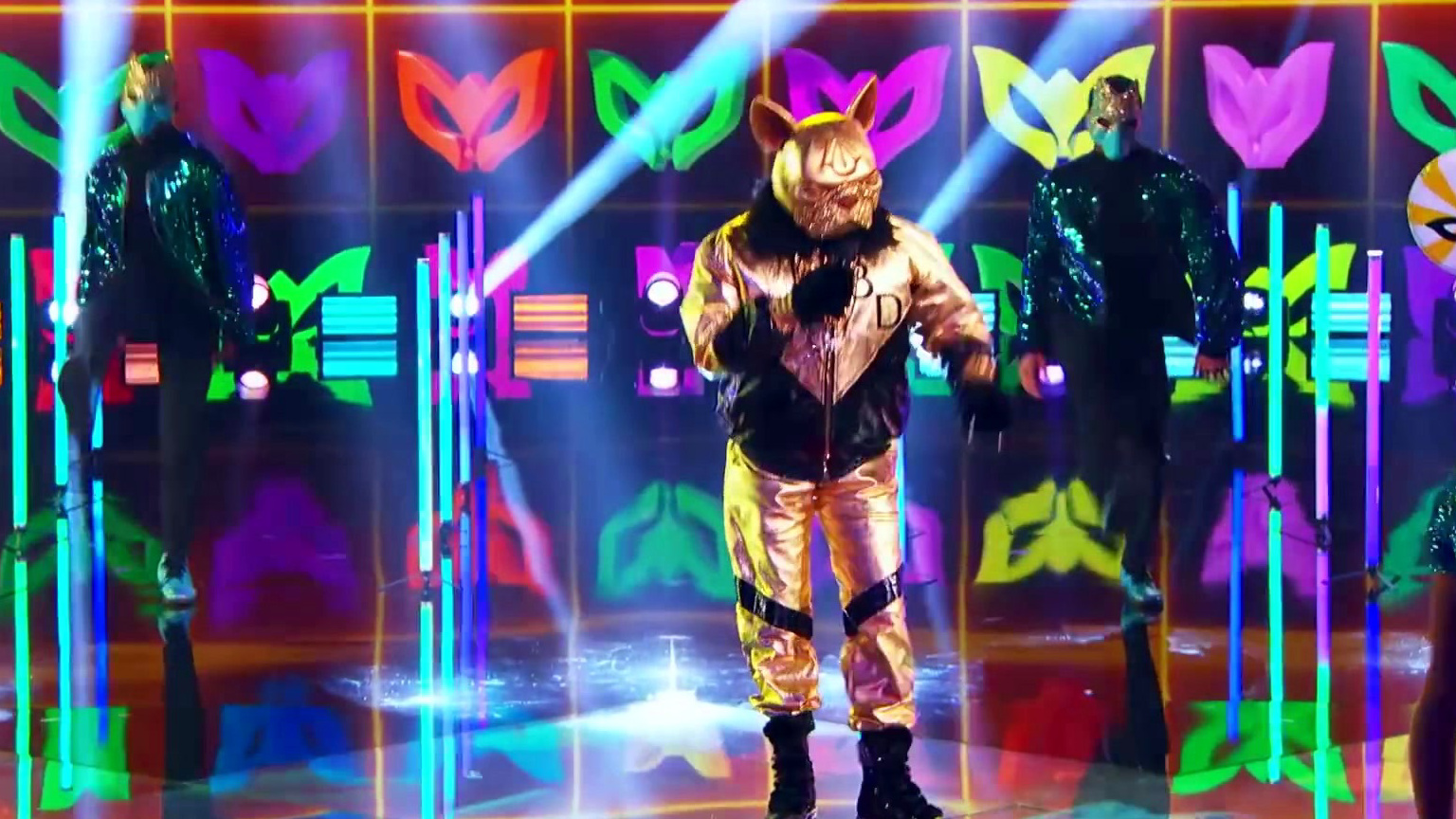 The Masked Singer: Bulldog Performs Candy Girl