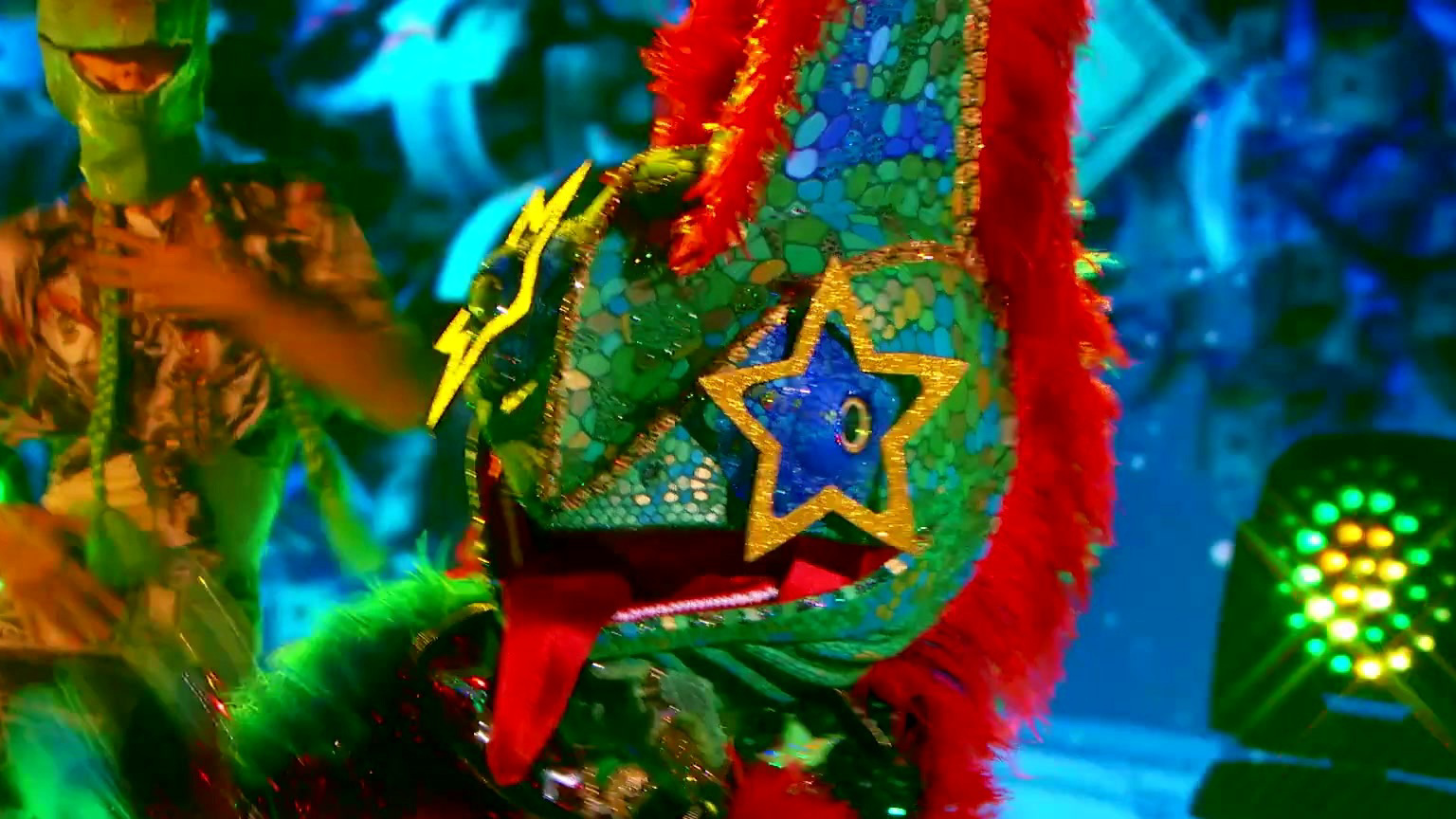 The Masked Singer: Chameleon Performs Regulate