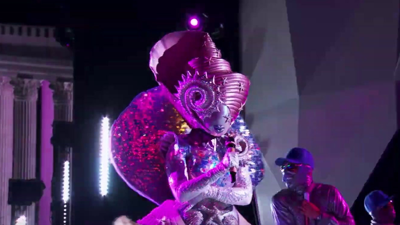 The Masked Singer: Seashell Performs I Think We're Alone Now