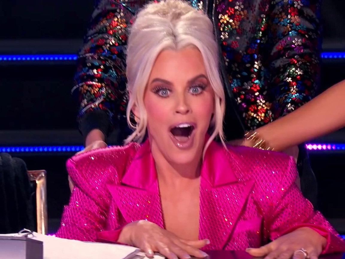 The Masked Singer: Cluedle Doo Is Revealed!