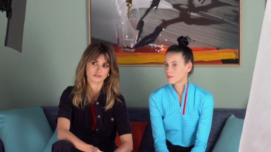 Parallel Mothers (US Behind The Scenes)
