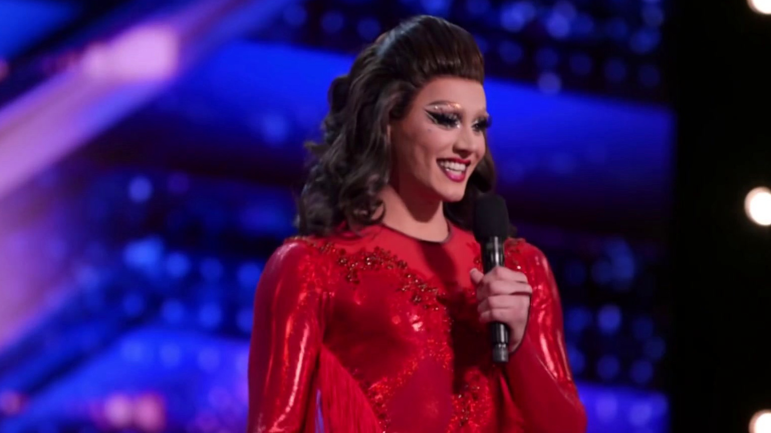 America's Got Talent: Scarlett Business Impresses The Judges With Incredible Contortion
