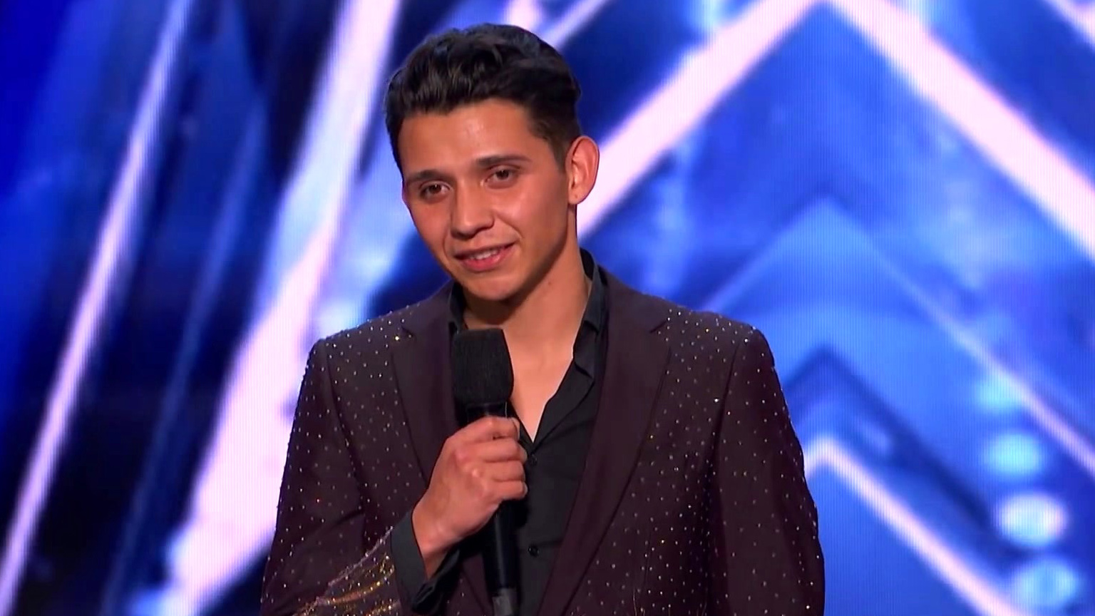 America's Got Talent: Sergio Paolo Showcases His Expert Juggling Skills