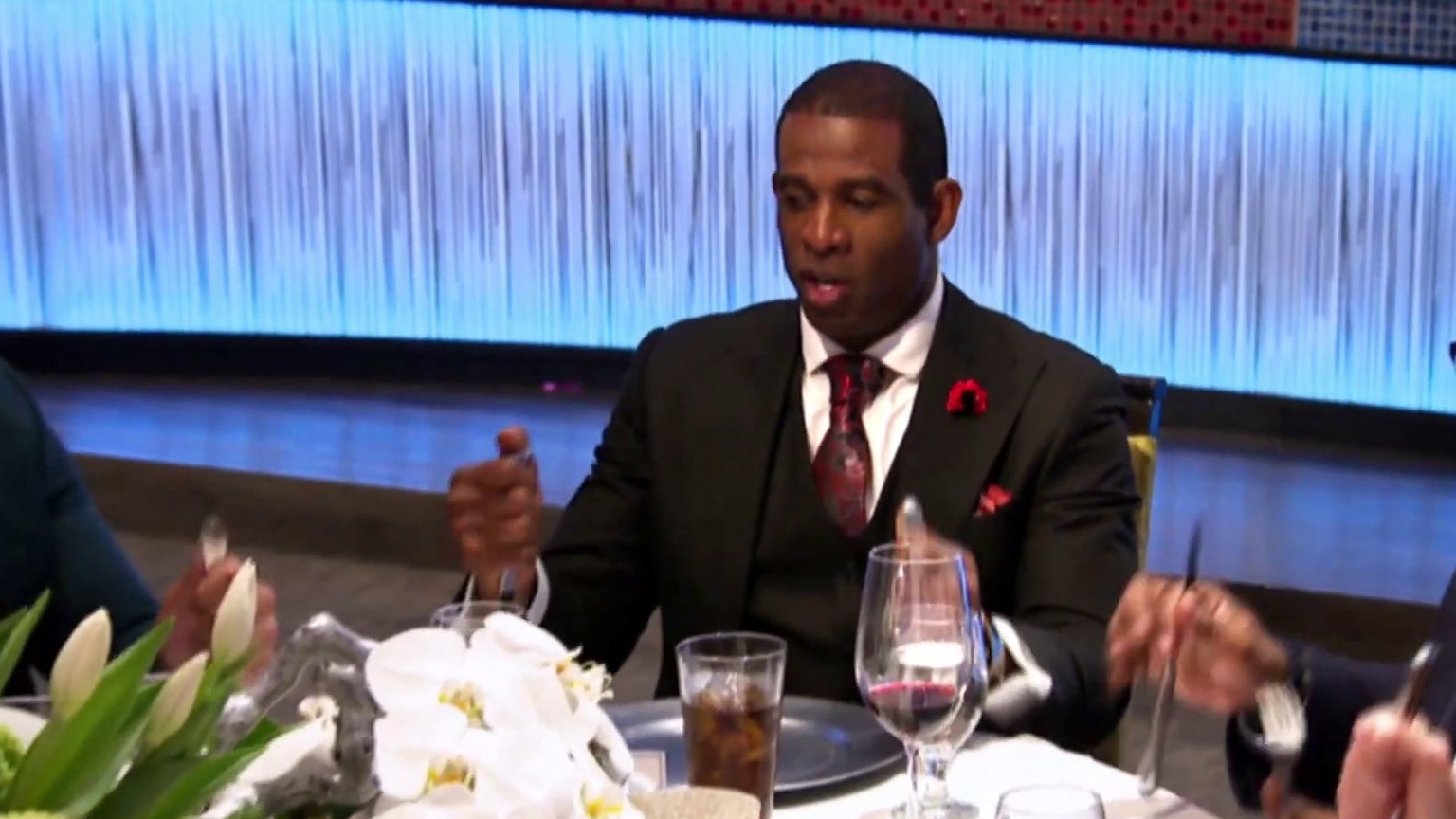 Hell's Kitchen: Brad Garrett And Deion Sanders Dine In Hell's Kitchen
