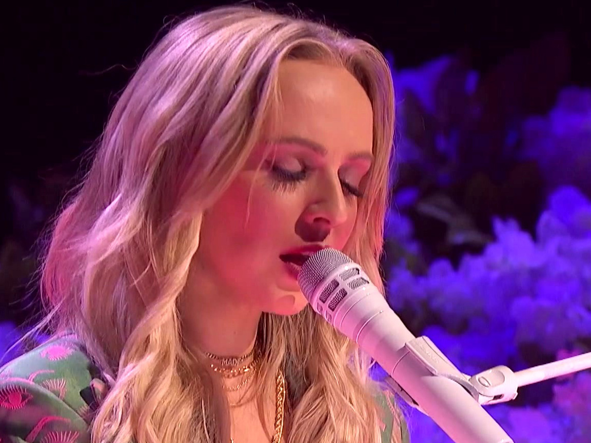 America's Got Talent: Madilyn Bailey Sings Titanium