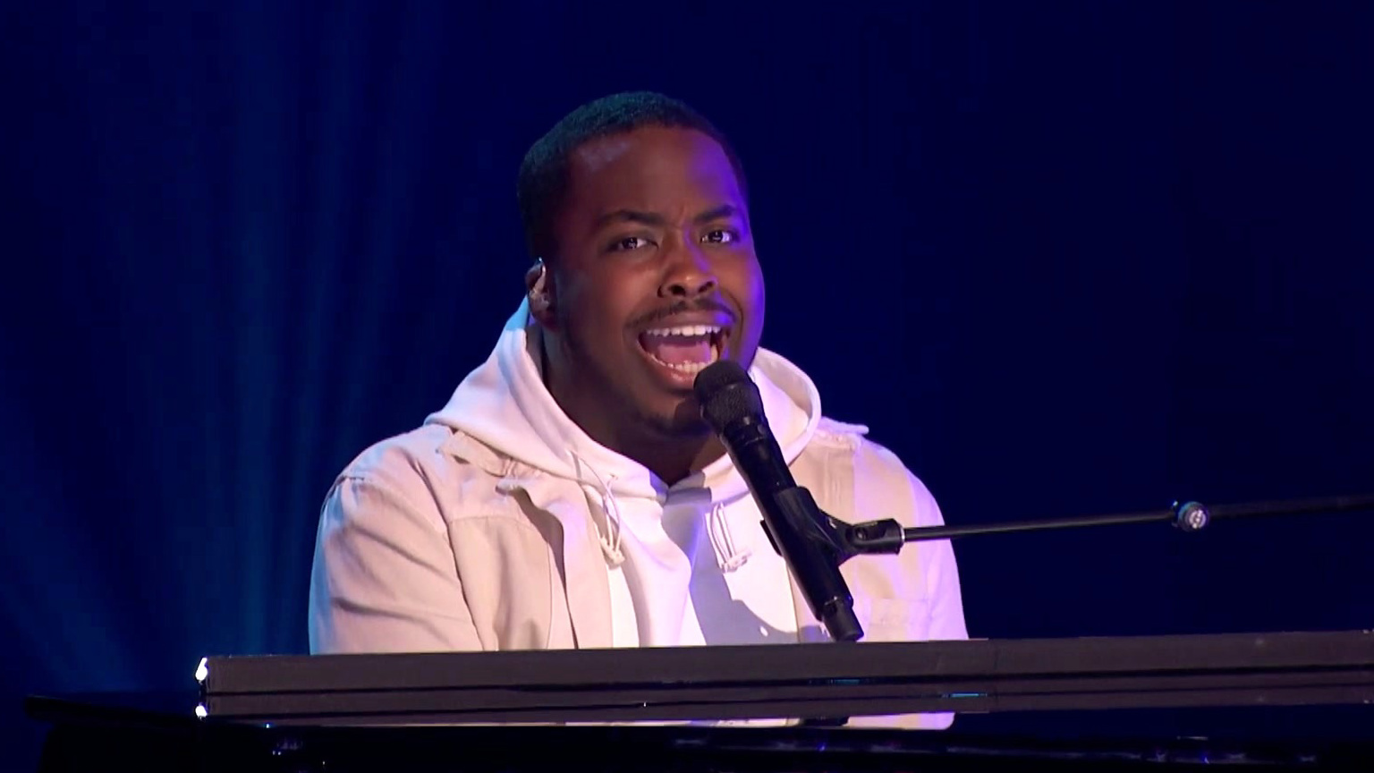 America's Got Talent: 1Achord Sings A Beautiful Rendition Of Everybody Hurts