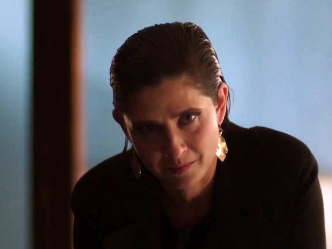Queen Of The South: Mas Dinero Mas Problemas