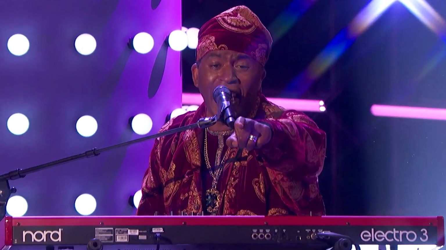 America's Got Talent: The Curtis Family C-Notes Sings An Inspiring Cover Of Love Train