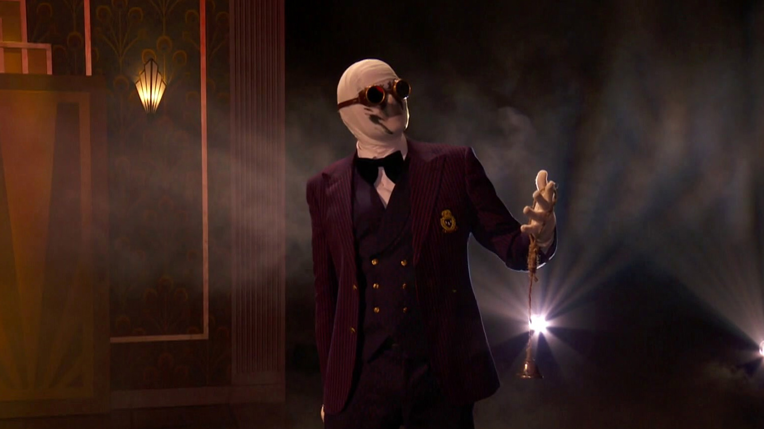 America's Got Talent: Klek Entos Terrifies The Judges With Haunting Act
