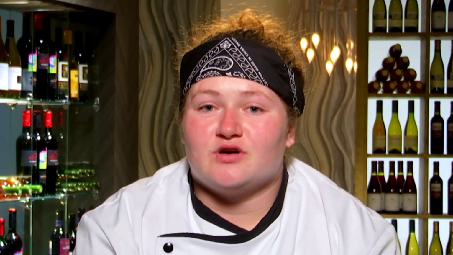 Hell's Kitchen: Kiya And Megan Make A Great Duo On The Kitchen
