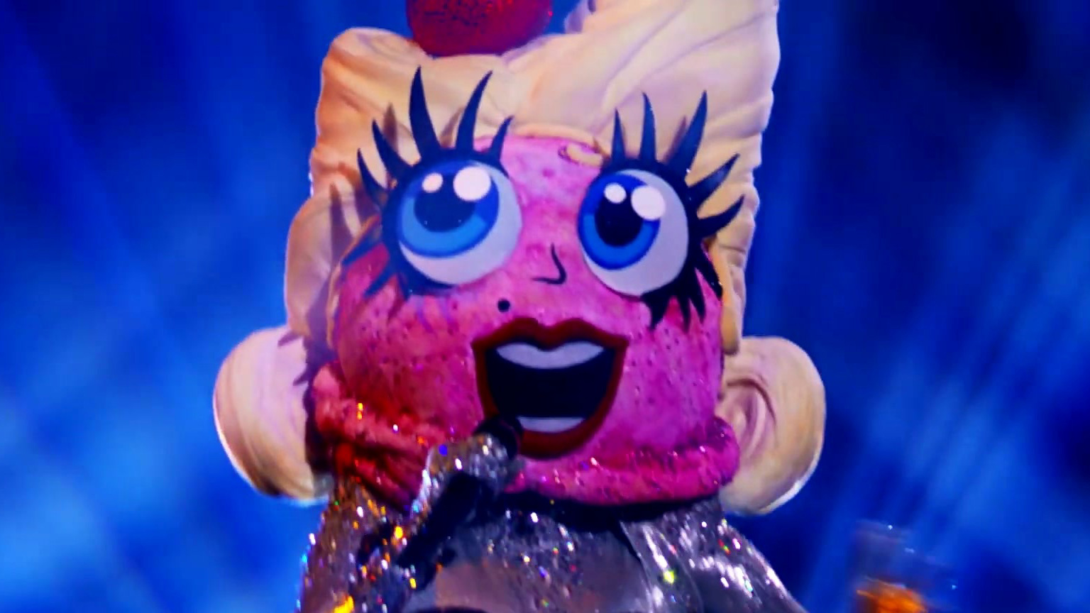 The Masked Singer: Banana Split Performs A Million Dreams