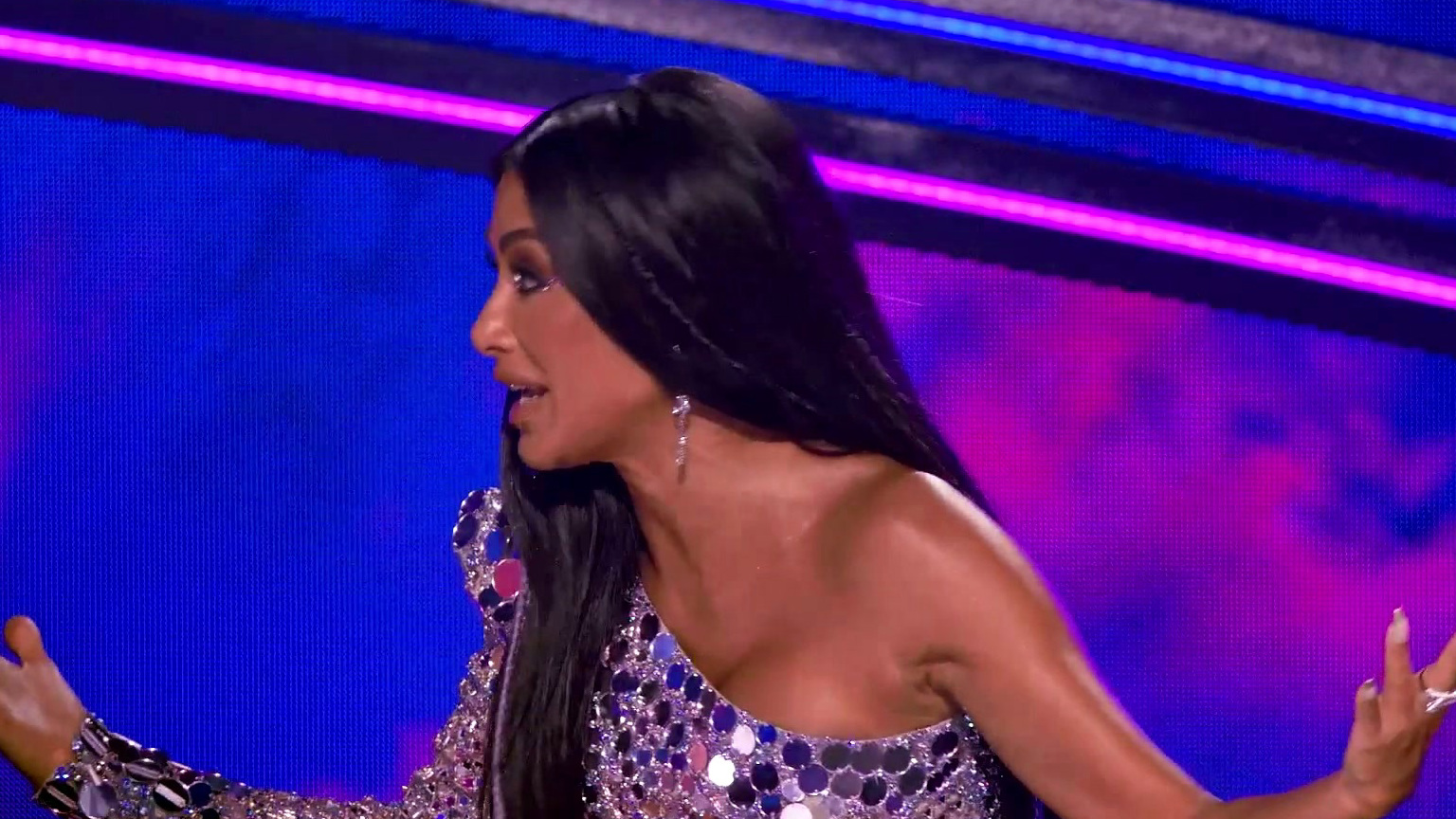 The Masked Singer: Nicole Thinks The Queen Of Hearts Is Britney Spears