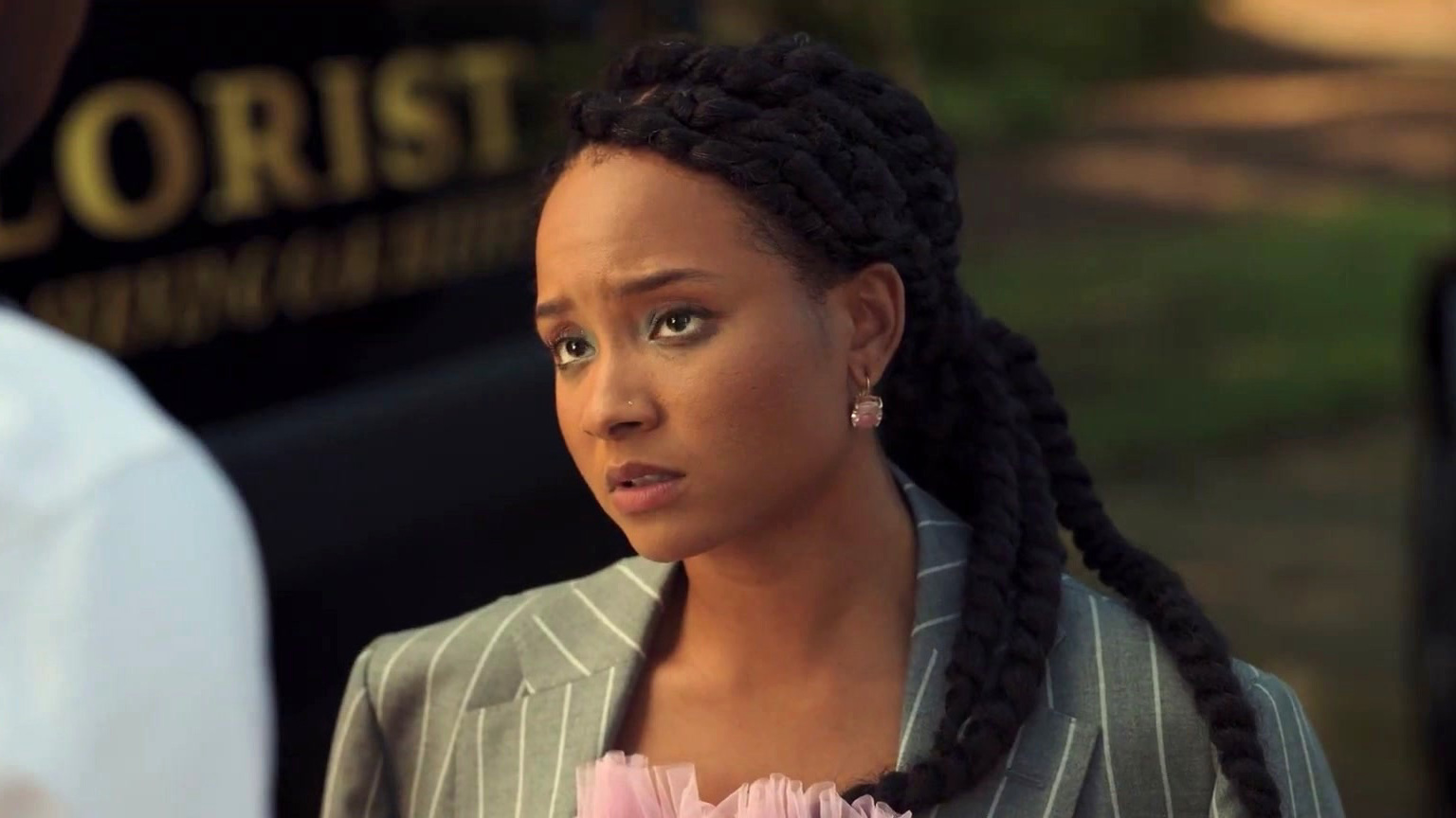 Our Kind Of People: Lauren Is In Some Trouble